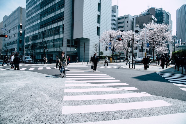 张掖为何勤工俭学对在日本的留学生的职业生涯至关重要？